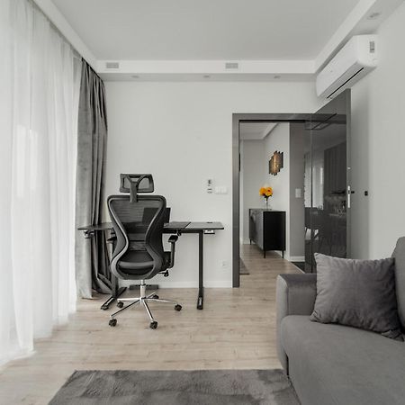 Luksusowy Apartament Z 3 Sypialniami, Klimatyzacja, Parkingiem I Biurkiem We Wroclawiu By Renters Prestige 외부 사진