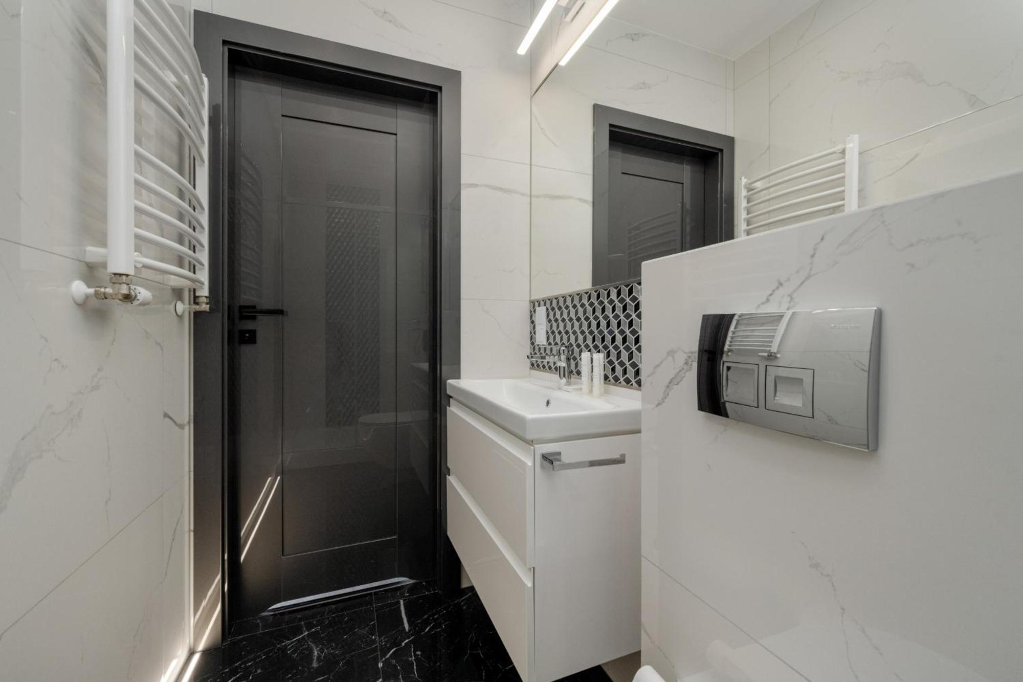 Luksusowy Apartament Z 3 Sypialniami, Klimatyzacja, Parkingiem I Biurkiem We Wroclawiu By Renters Prestige 외부 사진