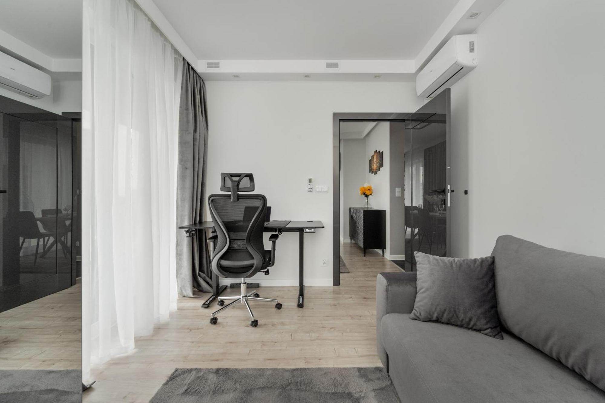 Luksusowy Apartament Z 3 Sypialniami, Klimatyzacja, Parkingiem I Biurkiem We Wroclawiu By Renters Prestige 외부 사진