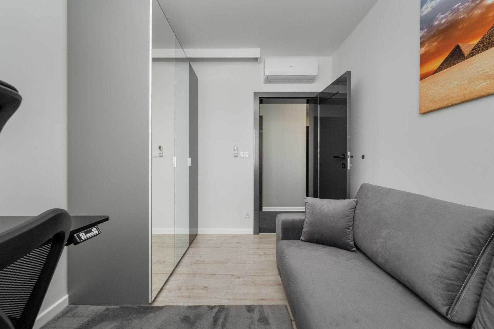 Luksusowy Apartament Z 3 Sypialniami, Klimatyzacja, Parkingiem I Biurkiem We Wroclawiu By Renters Prestige 외부 사진