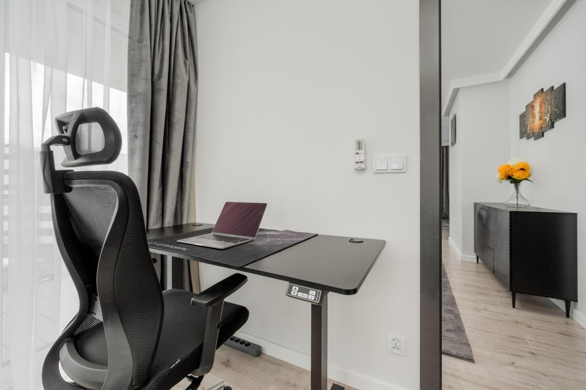 Luksusowy Apartament Z 3 Sypialniami, Klimatyzacja, Parkingiem I Biurkiem We Wroclawiu By Renters Prestige 외부 사진