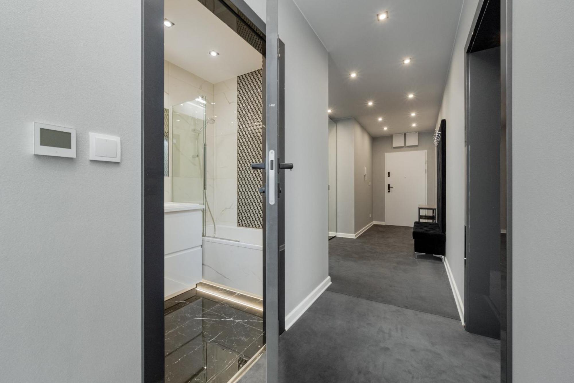 Luksusowy Apartament Z 3 Sypialniami, Klimatyzacja, Parkingiem I Biurkiem We Wroclawiu By Renters Prestige 외부 사진