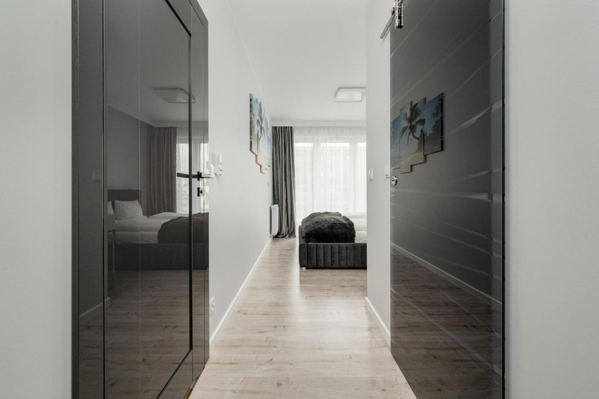 Luksusowy Apartament Z 3 Sypialniami, Klimatyzacja, Parkingiem I Biurkiem We Wroclawiu By Renters Prestige 외부 사진